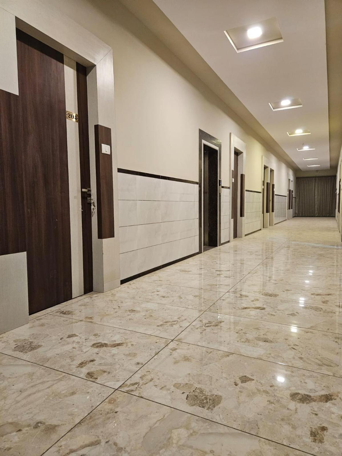 Majestic Inn Vasai Exterior foto
